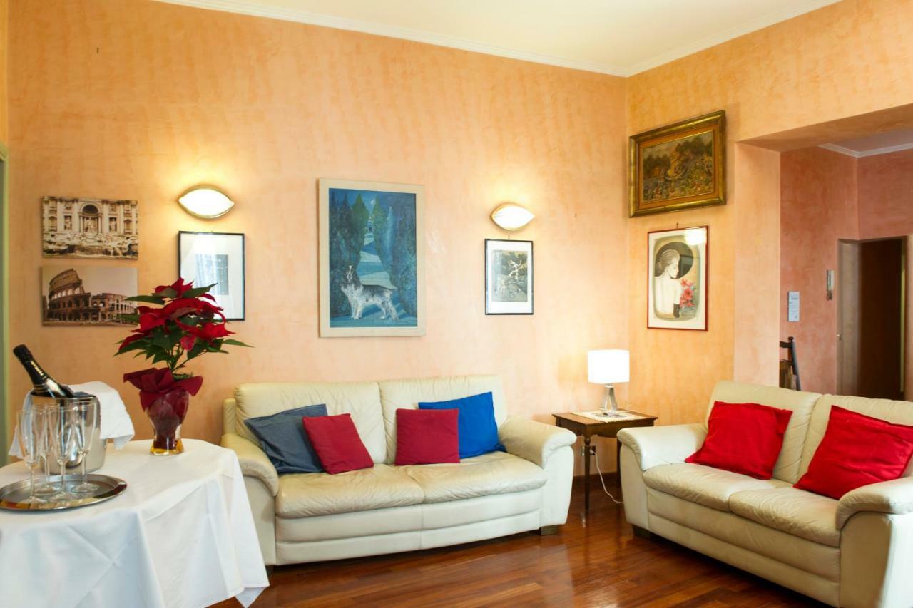 Gregoriana House - Appartamento Con Vista Su Roma ภายนอก รูปภาพ